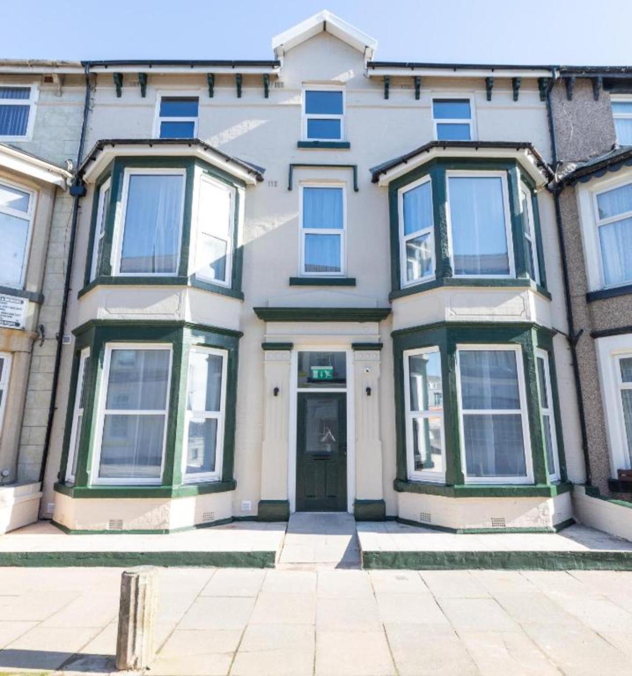 Charles Alexander Short Stay - Thewestern Blackpool — Photos 1